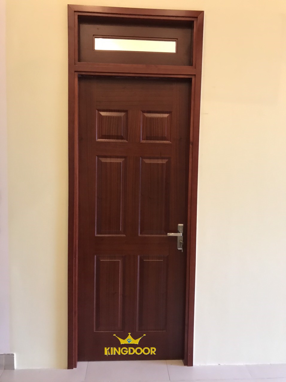 Mẫu cửa gỗ hdf có ô kính