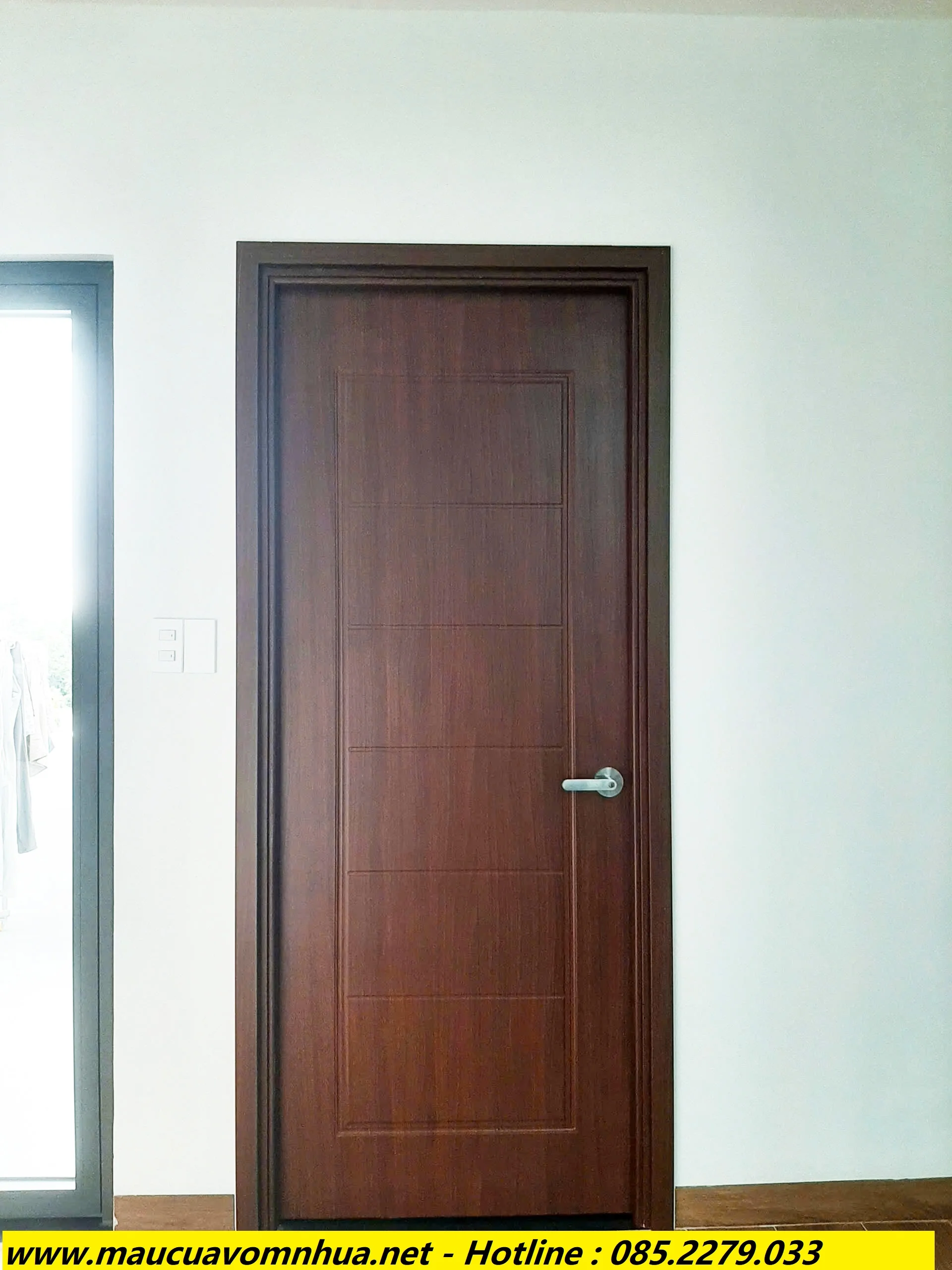 Cửa nhựa cho nhà vệ sinh chạy cnc