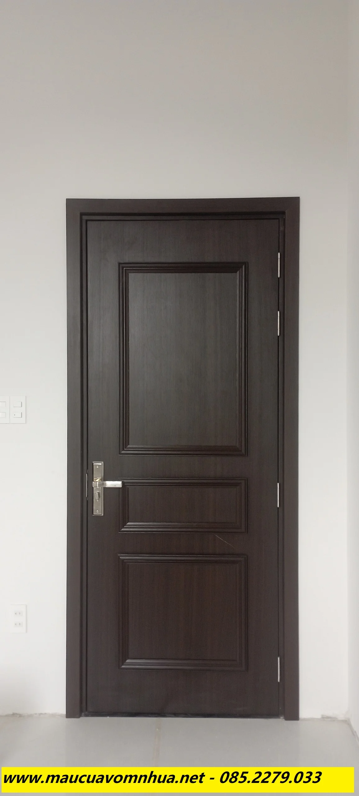 Cửa nhựa cho nhà vệ sinh mẫu tân cổ điển đẹp